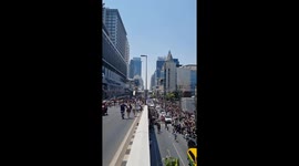 Terrified shoppers run from mall as earthquake rocks Bangkok