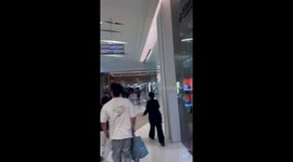 Panicked locals flee shopping mall during earthquake in Bangkok