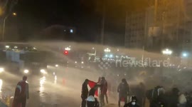 Turkey: Polise use water cannons to disperse crowds during protest in Ankara