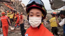 Myanmar (Burma): Chinese rescuers pull out pregnant survivor in quake-hit Myanmar city Mandalay