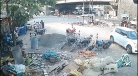 Tanker loses control driving across flyover in India