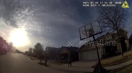 Hero policemen save children from house fire in Texas