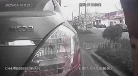 China:  How A Rookie Driving A Flatbed Tow Truck