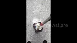 China:  Rhythmic Mop