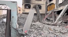 Israeli strike kills Palestinian journalist, wife, 3 kids in Gaza (2)