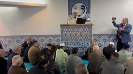 US: Austria's Muslim community gather for Eid al-Fitr prayer