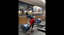 Terrifying moment gym goer PASSES OUT during 500lbs deadlift earning 10m views