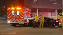 US, Los Angeles: East Hollywood Driver Arrested After Crashing Into LAFD Ambulance Responding to Fire
