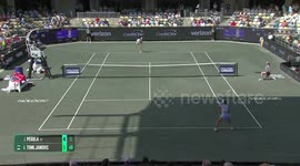 Top-seeded Pegula eases into quarter-finals at Charleston Open