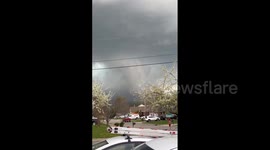 US: Tornado-Warned Storm Brings Funnel Shaped Cloud to Spring Hill