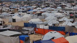 Hot meals distributed to Palestinians in Gaza under Israeli attacks