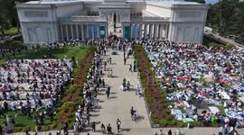 US: San Francisco hosts huge cake picnic for sweet lovers