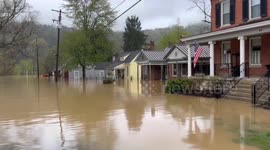 US: Deadly Flash Floods Devastate Kentucky, Curfews Imposed