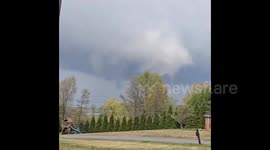 US: Funnel Clouds Spotted Over Western Tennessee as Tornado Warning Issued