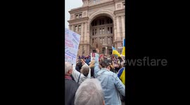 US: ‘Hands Off!’ Protests Against Trump and Elon Musk Erupt Nationwide