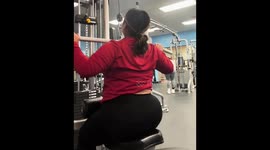 Lady falls during gym workout in Las Cruces, New Mexico