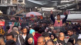 Palestinians in destroyed Gaza prepare to welcome Eid al-Fitr with bittersweet joy amid Israeli attacks (2)