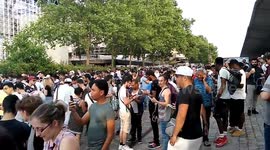 legendary pokemon hunt in Paris park de la Villette / Pokemon Go madness