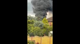 'Ferocious' fire burns at former hotel in Swindon, UK