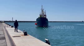 Italy: Ship carrying 108 migrants arrives at Italian port of Salerno