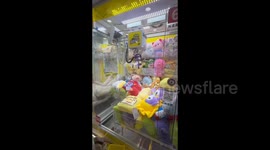 China:  The Claw Machine’s Trick in Chengdu