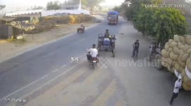 A Motor bike collapsed a truck but both saved in Muzaffarnagar, Uttar Pradesh