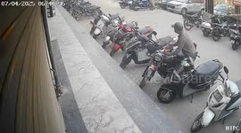A thief has came in bike parking area inserted a sharp iron nail-like object in the lock, broke the lock, sat down and fled with the Bullet motorcycle in Muzaffarnagar, Uttar Pradesh