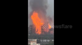 Malaysia: Gas Pipeline Fire Erupts in Puchong, Prompting Evacuations 8