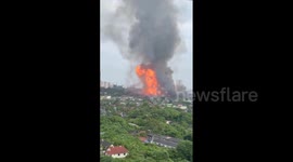 Malaysia: Gas Pipeline Fire Erupts in Puchong, Prompting Evacuations 4