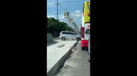 Driver gets stuck trying to turn across central reservation