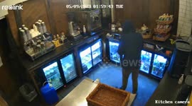 Thieves steal 100 Magnum ice creams in cafe burglary