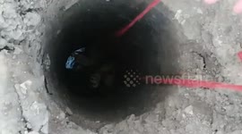 Trapped schoolgirl rescued from hole in Thailand