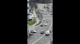 Man escapes alleged mobilization attempt and flees across busy road in Kharkiv, Ukraine