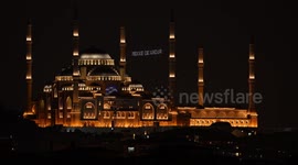 Türkiye: Turkish people observe Islam's holy night of Laylat al-Qadr