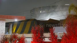 US, Los Angeles: Venice Tented Home Under Fumigation Catches Fire