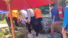 Russian tourist injured from being hit by wave while taking selfie on rock in Bali