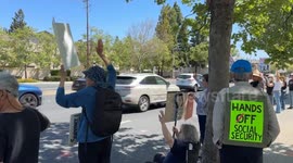 US: Anti-Tesla protest held in Stanford, California