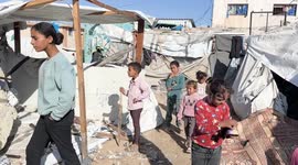 Israeli army targets displaced Palestinians’ tents near hospital in central Gaza