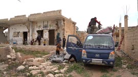 Syria: Displaced civilians begin returning to villages in northern Syria (2)
