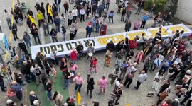 Israel: Israelis rally in Tel Aviv for Gaza ceasefire and return of hostages