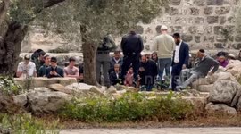 Israel: Hundreds of illegal Israeli settlers storm Jerusalem’s Al-Aqsa Mosque to mark Passover