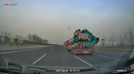 Truck wheel explodes in the middle of the road in Hebei, China