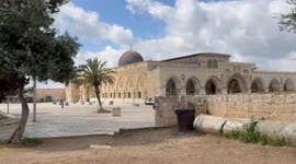 Israel: Illegal Israeli settlers storm Jerusalem's Al-Aqsa Mosque amid Jewish Passover holiday