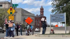 US: Demonstrators target Musk and Trump in Washington DC protest outside Social Security office