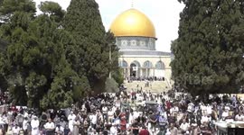 Israel: Palestinians perform last Friday prayers of Ramadan at Al-Aqsa mosque despite Israeli restrictions (2)