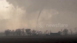 US: Powerful Tornado Caught On Video North Of Omaha