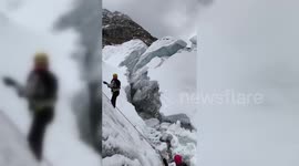 Peru: Peru Glacier Collapses Beneath Climbers