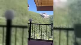 Lebanon: Restaurant Guests Flee Amid Israeli Air Raids