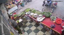 Escaped bulls damage stalls as they rampage through market in India