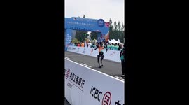 Robots participate in world's first humanoid half-marathon in China